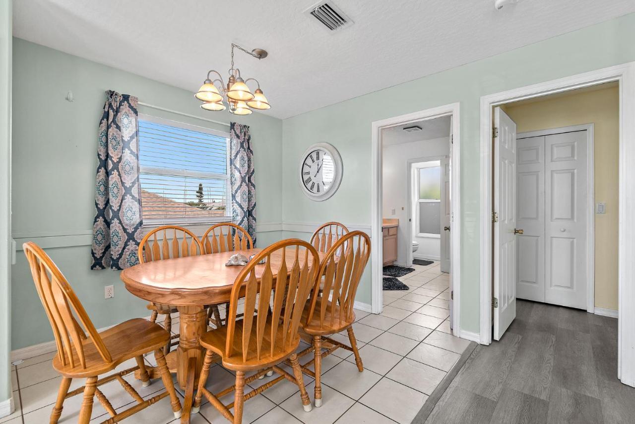 Surfside Paradise Retreat - 3Br And 2Ba Duplex, Grill, Dog Friendly - Close To The Beach! Мельбурн Экстерьер фото
