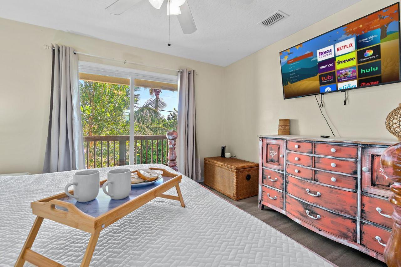 Surfside Paradise Retreat - 3Br And 2Ba Duplex, Grill, Dog Friendly - Close To The Beach! Мельбурн Экстерьер фото