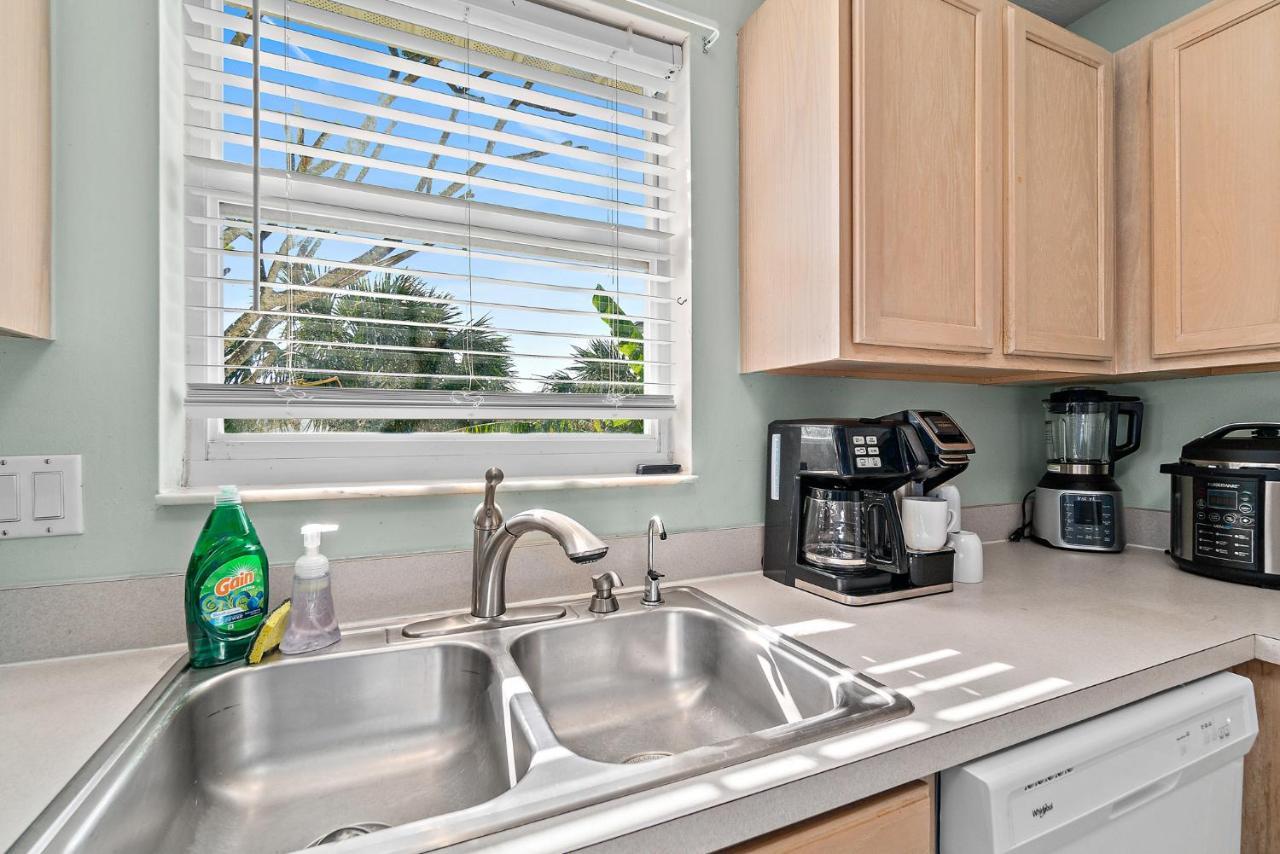 Surfside Paradise Retreat - 3Br And 2Ba Duplex, Grill, Dog Friendly - Close To The Beach! Мельбурн Экстерьер фото